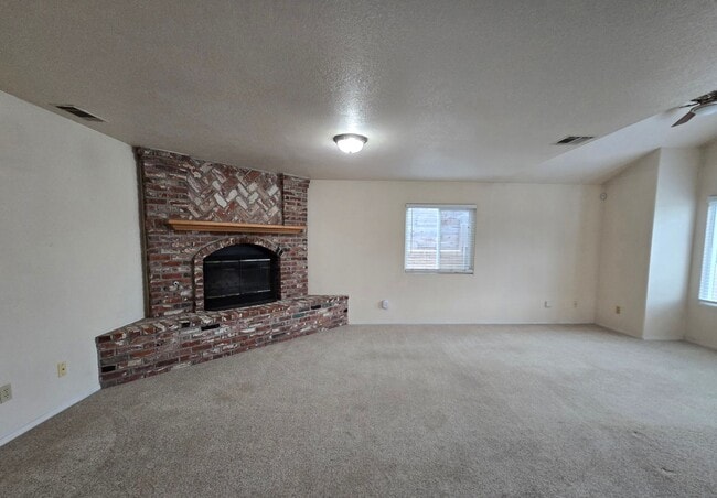 Photo - Well Maintained 3bd/2ba House