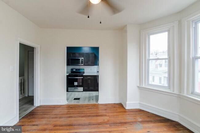 Building Photo - 5110 Webster St Unit 2 Rental