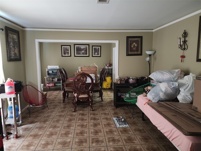 Photo - 7903 Sharpview Dr