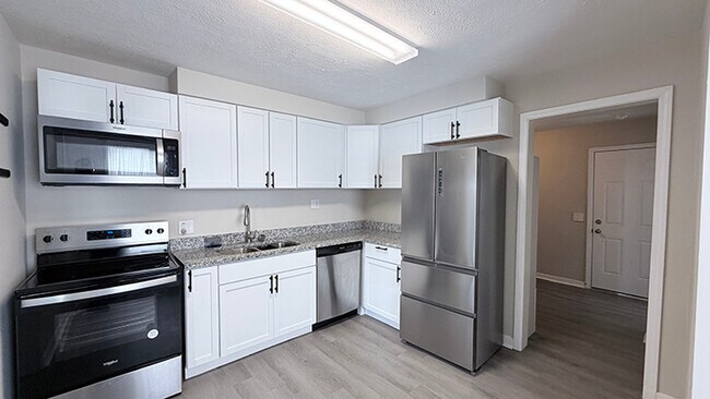 Photo - 2088 Skylark Ln