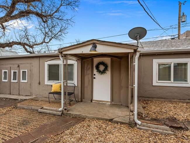 Building Photo - Private Home in Westwood Neighborhood Unit 3122