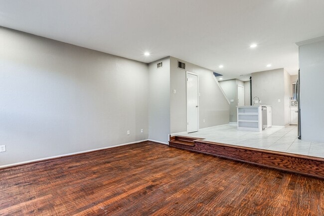 Photo - 4102 Bowser Ave Unit 4102 Bowser #3