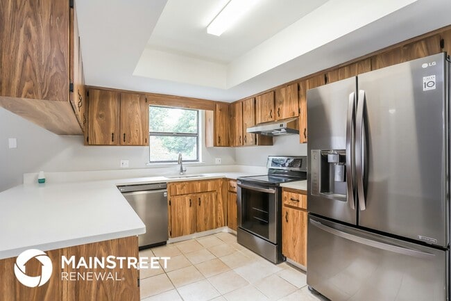 Photo - 302 N Miller Rd