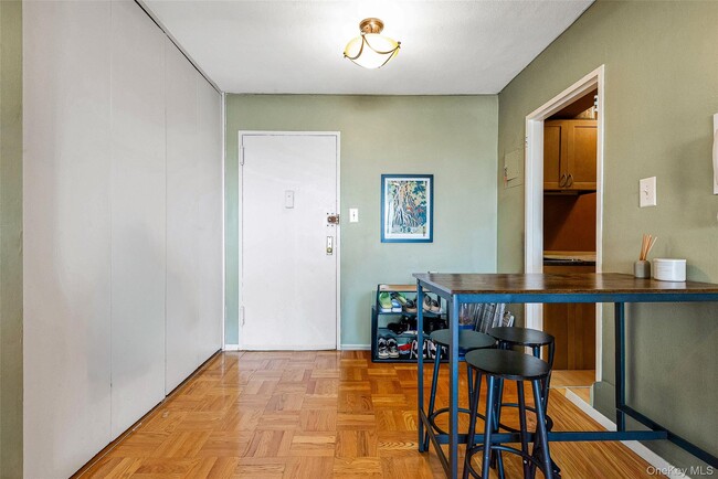 Photo - 107-40 Queens Blvd Unidad 9M