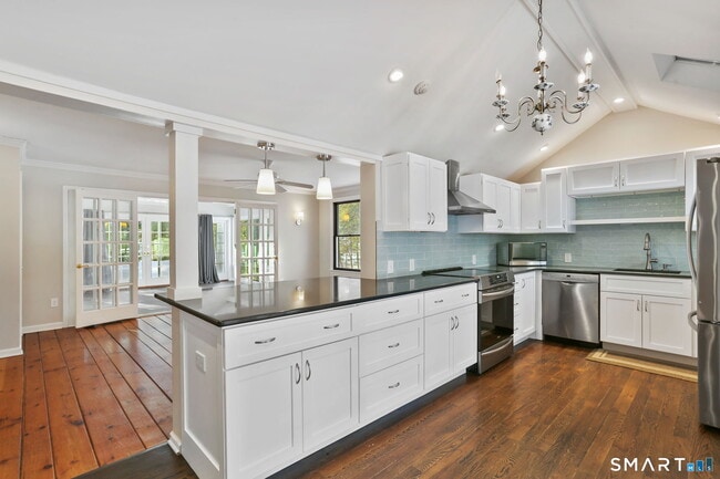 Photo - 815 Valley Rd