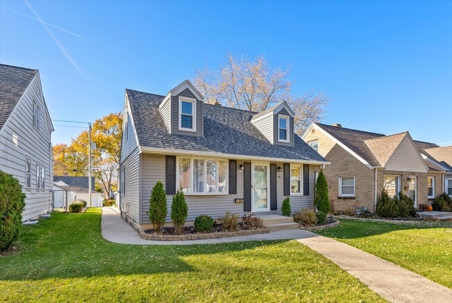 Photo - 3035 N 89th St