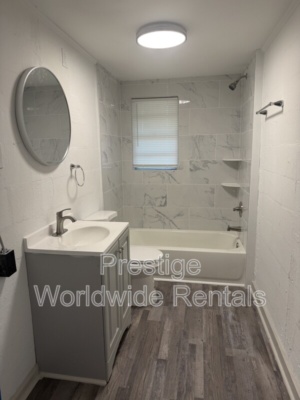 Photo - 106 Moore St