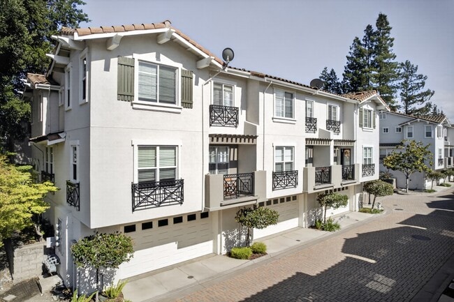 Building Photo - 938 Visconti Pl