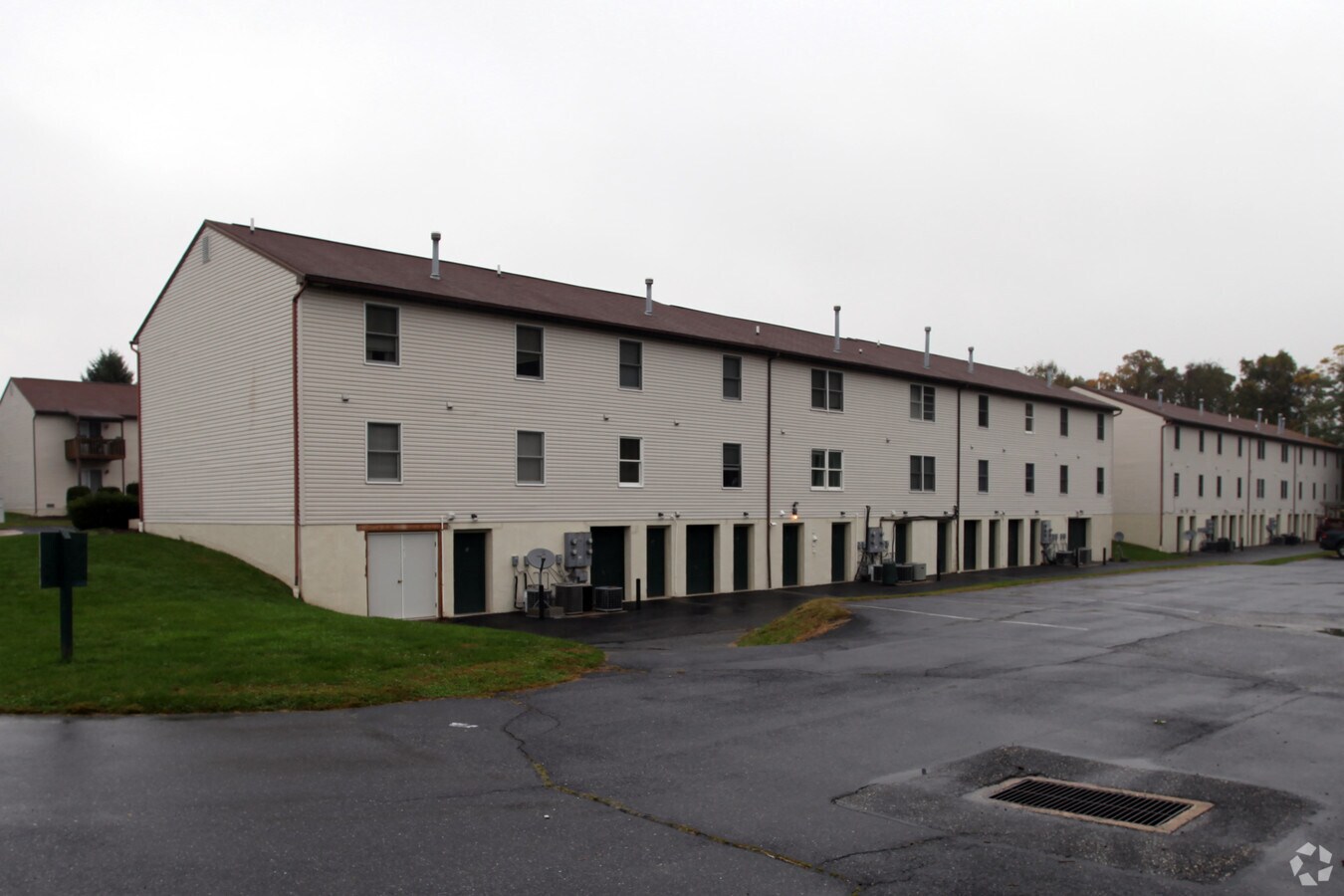 Lindham Court - Lindham Court Apartments