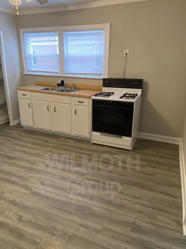 Photo - 5338 Winthrop Ave