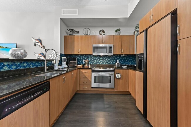 804 E Windward Way Unit 120
