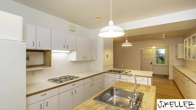 Photo - 1707 Broadway St