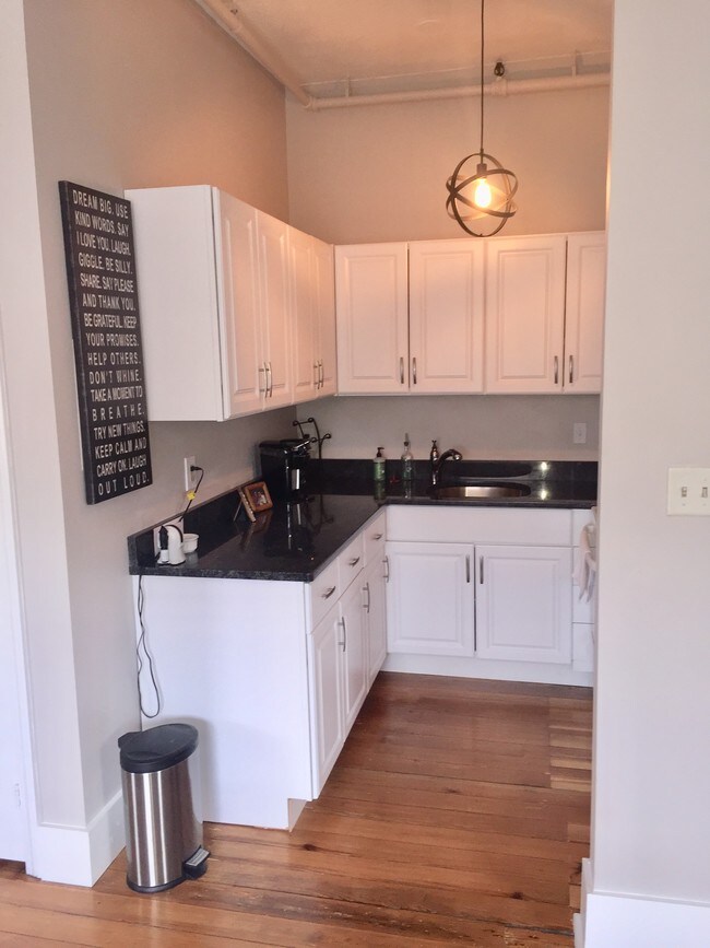 Photo - 4 Essex St Apartments Unit 3A