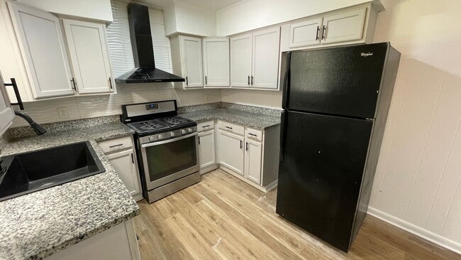 Photo - 3 Bedrooms • 2 Bathrooms • $1,275/mo