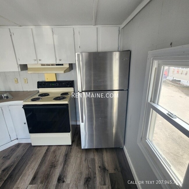 Photo - 681 Main Rd N