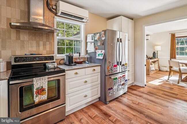 Photo - 832 Clifton Ave