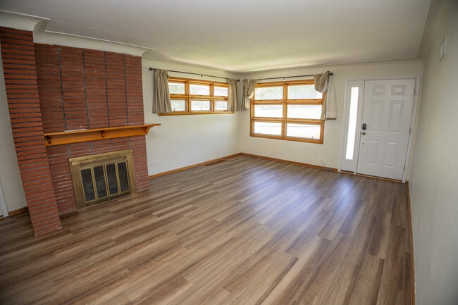 Photo - 2401 Willow Dr