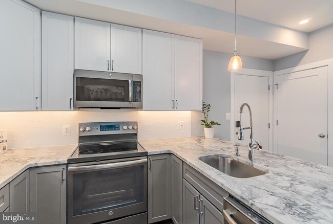 Photo - 1340 Nicholson St NW Unit 5