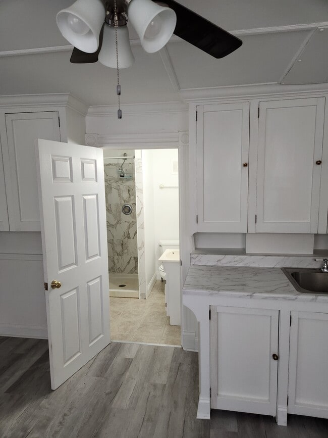 Photo - 185 Thames St Unit B-1