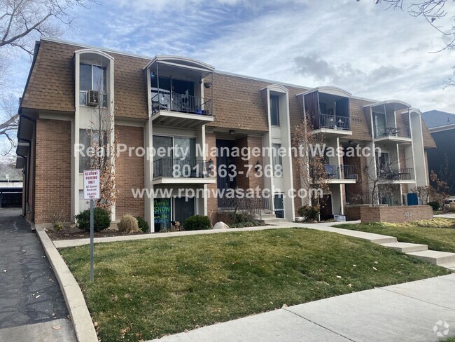 Building Photo - Beautiful 1 bedroom 1 bath Condo! New Rent... Unit 12