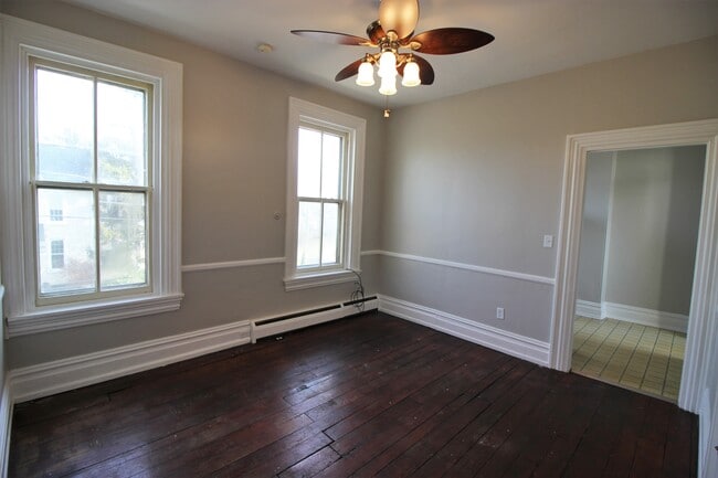Photo - 322 Hodgson St