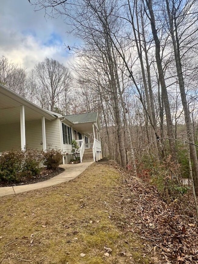 Photo - Swannanoa Rental! 6 or 12 month lease options!