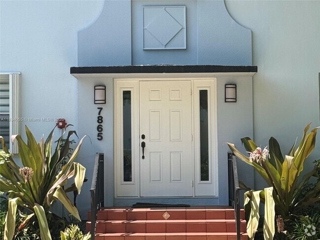 Building Photo - 7865 SW 57th Ave Unit 48D Rental