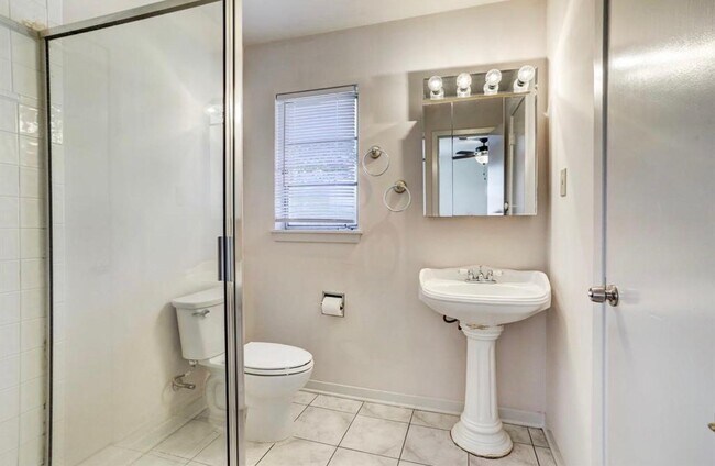 5615 Arboles Dr