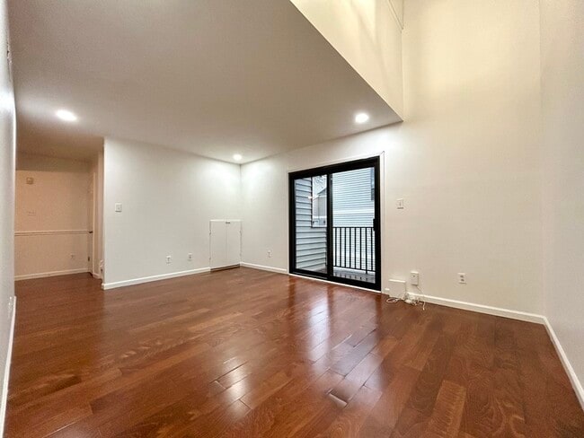 Photo - 1625 Merry Oaks Rd Unit D