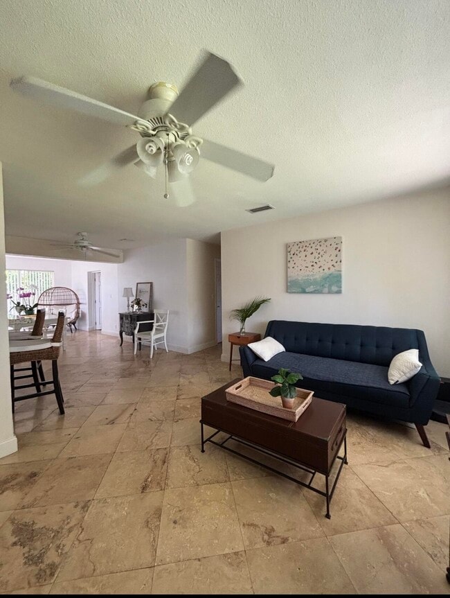 Photo - 927 W Royal Palm Rd