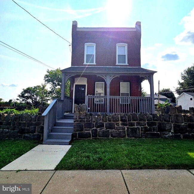 Photo - 220 Irving St