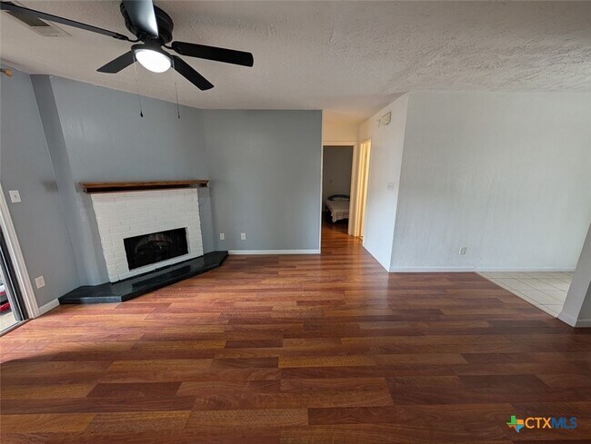 Photo - 421 W San Antonio St Unit E1