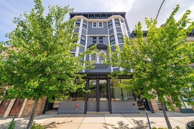 Building Photo - 29 W 8th St Unit 7 Rental