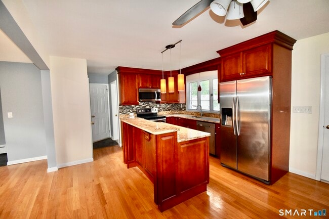 Photo - 44 Endeavor St
