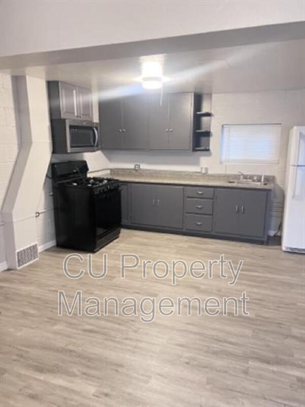 313 Cottage Ct