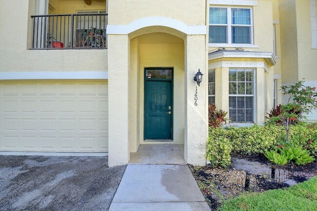 1206 Belmont Pl