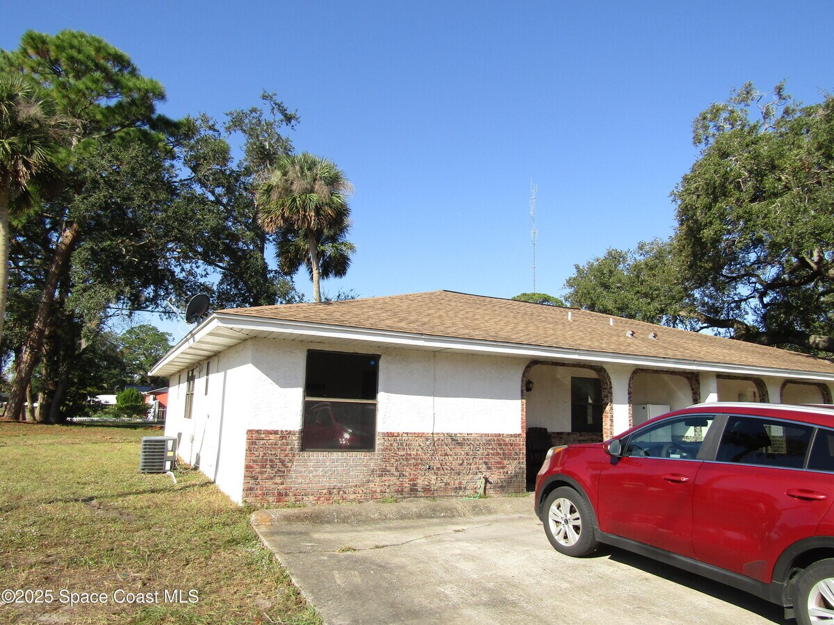 Photo - 2110 S Deleon Ave Townhome