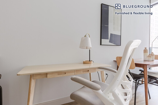 Photo - 535 N St Clair St Unit FL8-ID1149