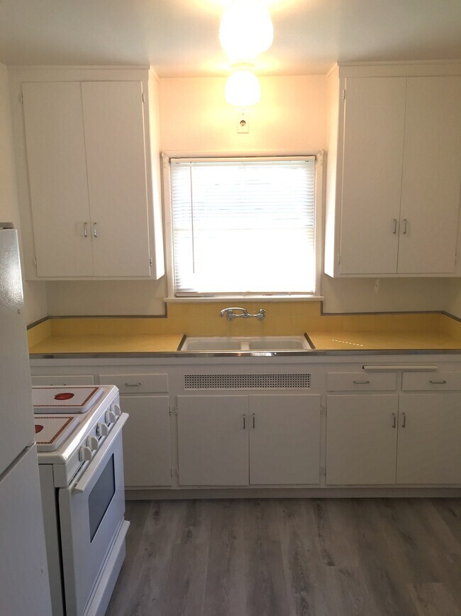 Photo - 7244 Andasol Ave