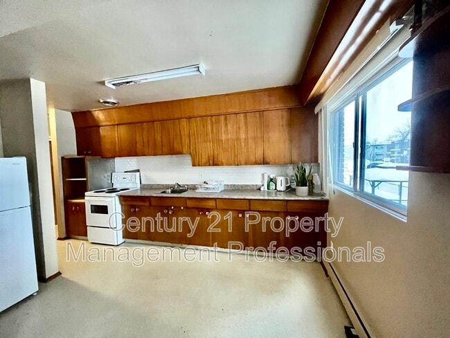 Building Photo - 11610 124 St Unit 201