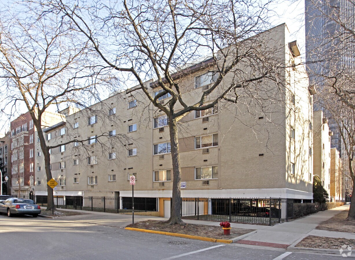 1016 W Balmoral Ave - 1016 W Balmoral Ave Apartments