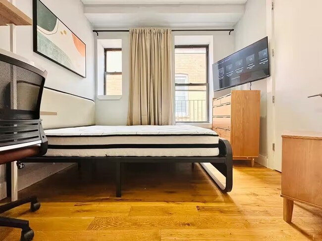 Photo - Furnished room/NOT APARTMENT Unit 2F