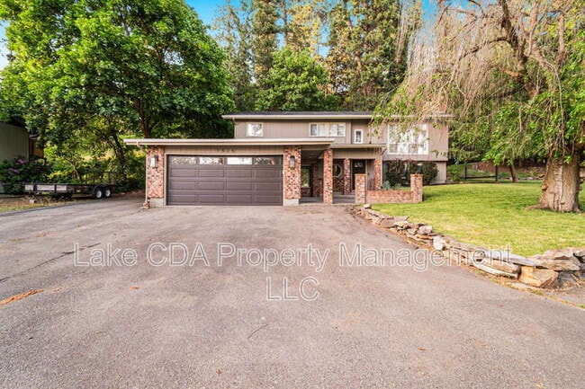 Photo - 1525 E Woodland Dr House