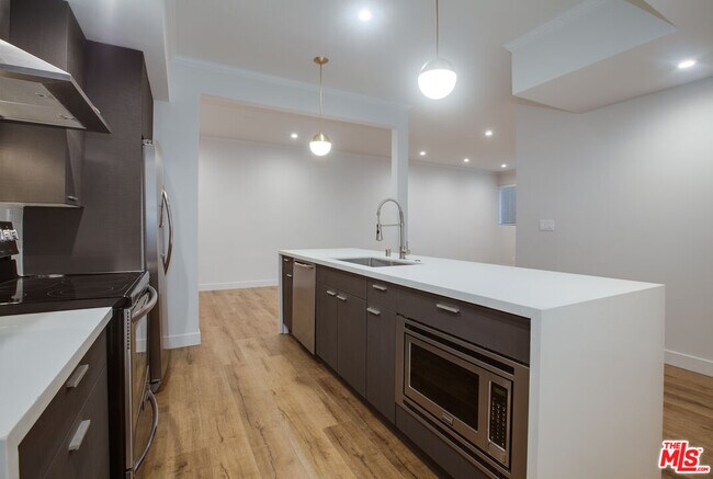 Photo - 12320 Montana Ave Unidad 105