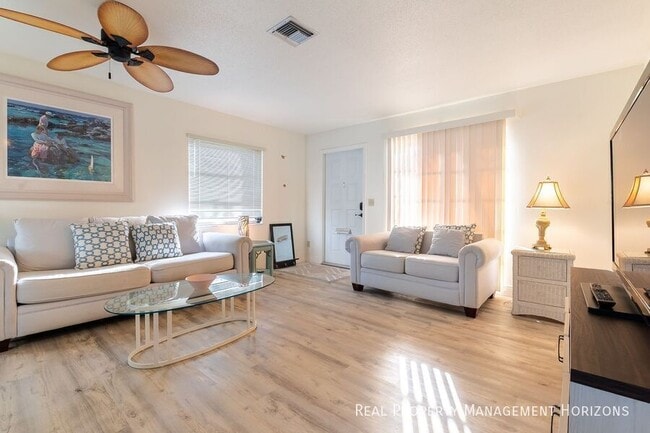 2169 Pueblo Cir