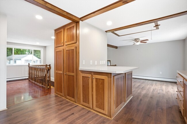 184 Buck St