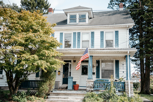 Photo - 165 S Hanover St House