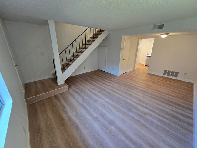 Photo - Spacious townhome in a well-maintained El Cajon complex