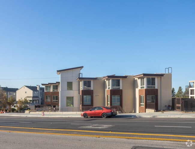 Primary - Metamorphosis on Foothill Apartments