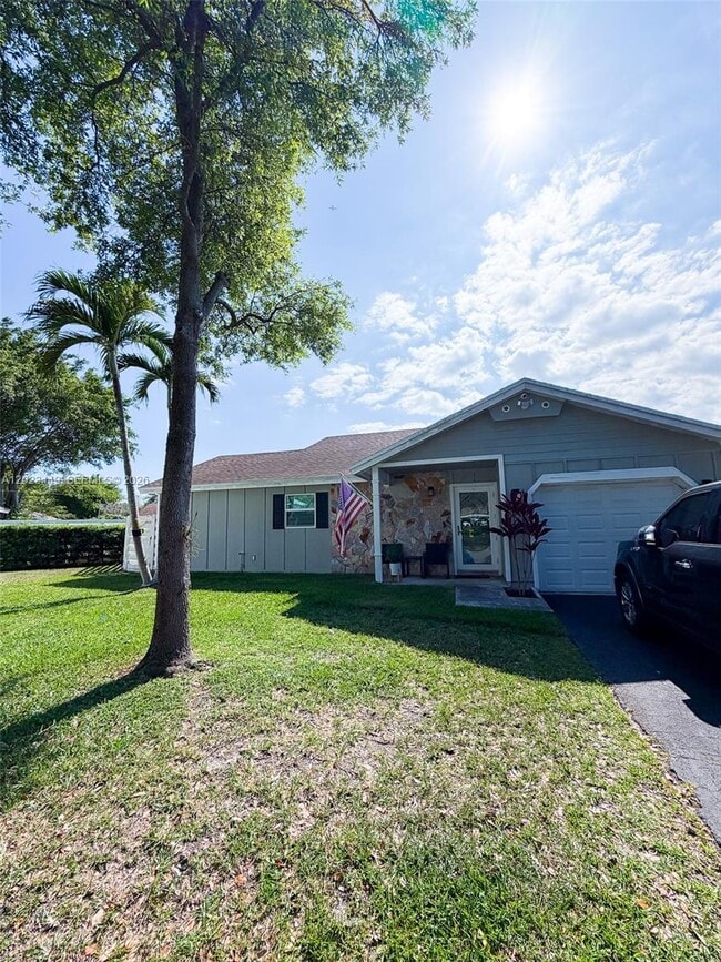 Building Photo - 14552 SW 142nd Pl